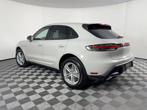 2026 Porsche Macan AWD