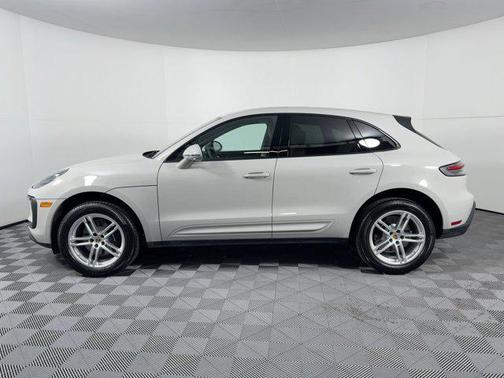 2026 Porsche Macan AWD