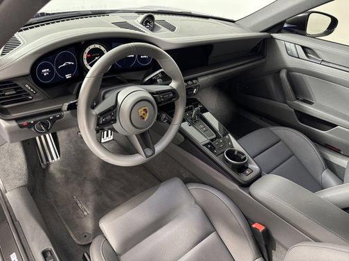 2023 Porsche 911 Carrera 4 GTS