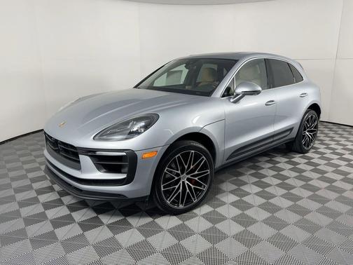Dolomite Silver Metallic 2026 Porsche Macan Macan