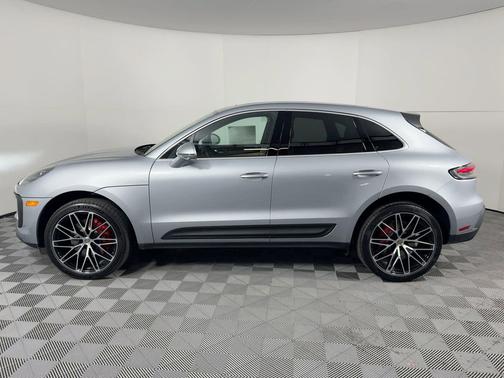 Dolomite Silver Metallic 2026 Porsche Macan Macan