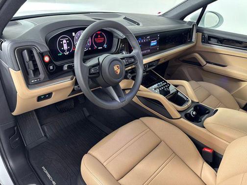 2025 Porsche Cayenne AWD