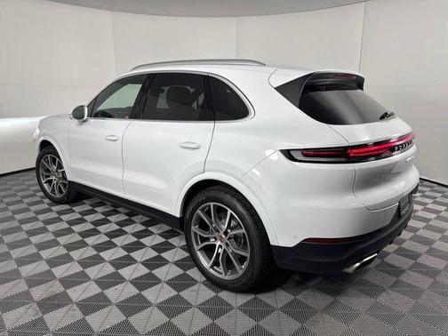 2025 Porsche Cayenne AWD