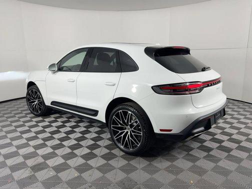 2026 Porsche Macan AWD