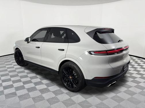 Chalk 2026 Porsche Cayenne Cayenne