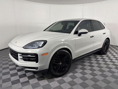 Chalk 2026 Porsche Cayenne Cayenne