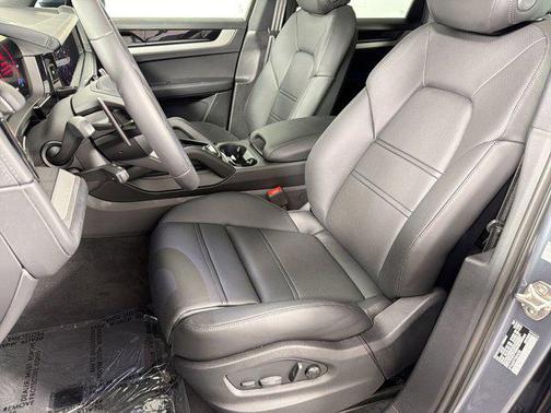 Vanadium Grey Metallic 2026 Porsche Cayenne S
