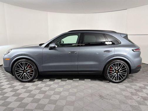 Vanadium Grey Metallic 2026 Porsche Cayenne S