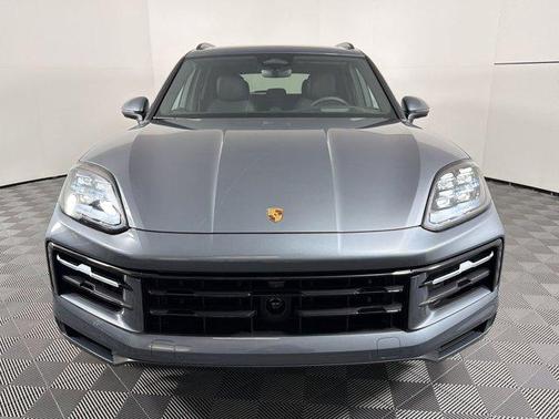 Vanadium Grey Metallic 2026 Porsche Cayenne S