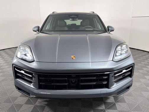 Vanadium Grey Metallic 2026 Porsche Cayenne S