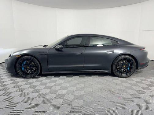 2022 Porsche Taycan GTS