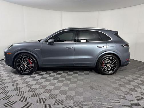 Vanadium Grey Metallic 2026 Porsche Cayenne Cayenne S E-Hybrid