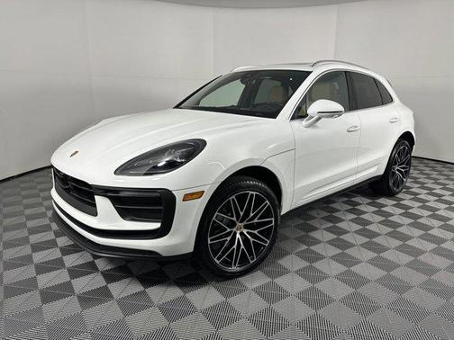 2025 Porsche Macan AWD