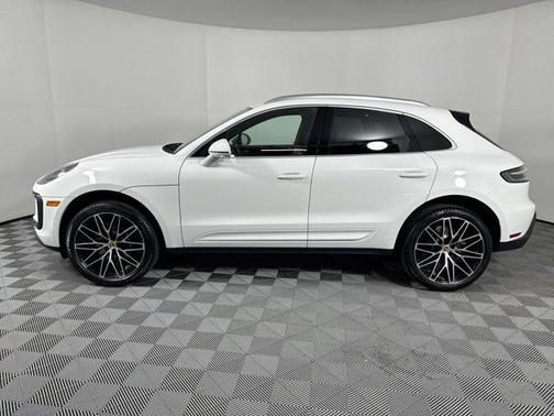 2025 Porsche Macan AWD