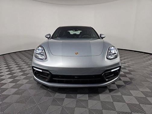 2023 Porsche Panamera RWD