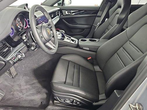 2023 Porsche Panamera RWD