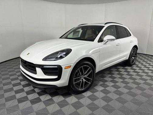 2025 Porsche Macan AWD