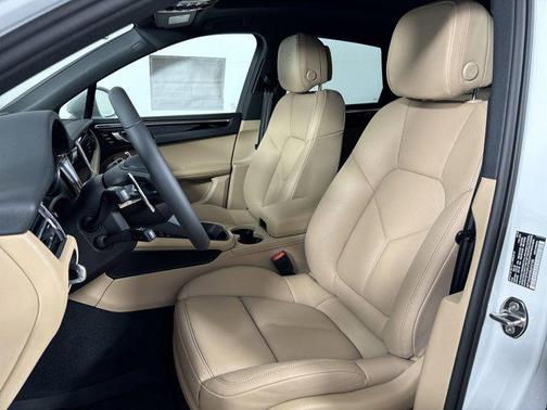 2025 Porsche Macan AWD