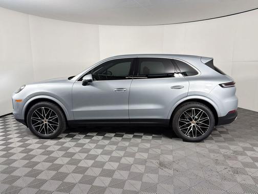 Dolomite Silver Metallic 2026 Porsche Cayenne Cayenne