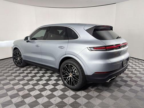 Dolomite Silver Metallic 2026 Porsche Cayenne Cayenne