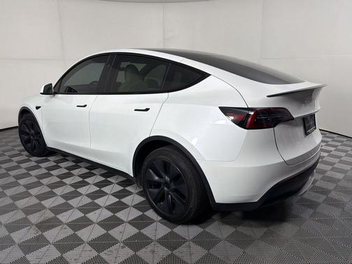 Pearl White Multi-Coat 2024 Tesla Model Y Long Range Dual Motor All-Wheel Drive