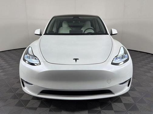 Pearl White Multi-Coat 2024 Tesla Model Y Long Range Dual Motor All-Wheel Drive