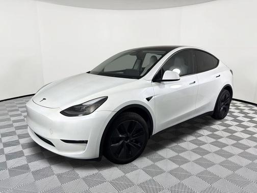 Pearl White Multi-Coat 2024 Tesla Model Y Long Range Dual Motor All-Wheel Drive