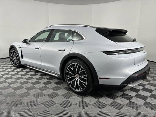 2025 Porsche Taycan 4