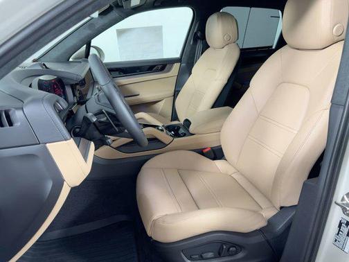 2026 Porsche Cayenne GTS