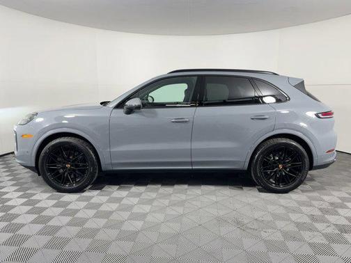 Arctic Grey 2026 Porsche Cayenne Cayenne