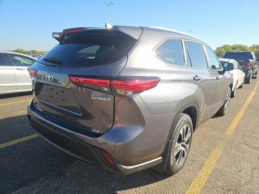 2023 Toyota Highlander Hybrid XLE