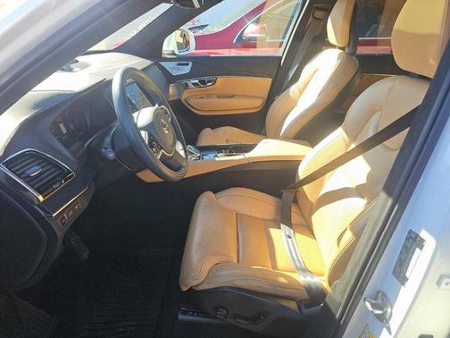 2022 Volvo XC90 Recharge Plug-In Hybrid T8 Inscription 7 Passenger