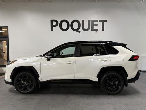 2022 Toyota RAV4 Hybrid SE