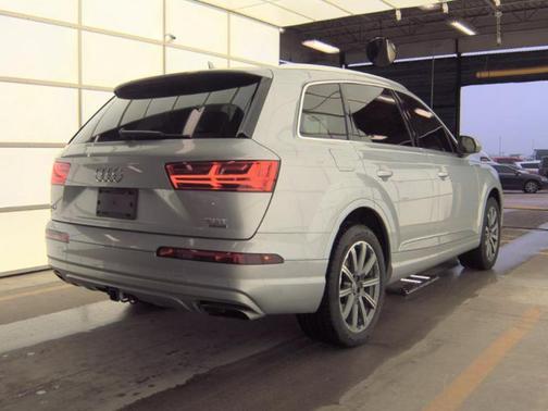 Florett Silver Metallic 2017 Audi Q7 3.0T Premium