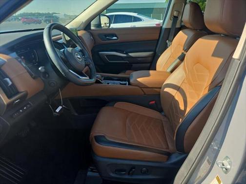 2023 Nissan Pathfinder Platinum 4WD