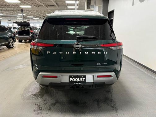 2023 Nissan Pathfinder SL