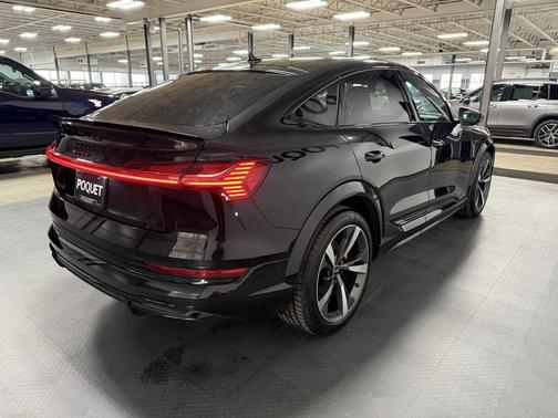 2022 Audi e-tron S Premium Plus