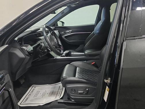 2022 Audi e-tron S Premium Plus