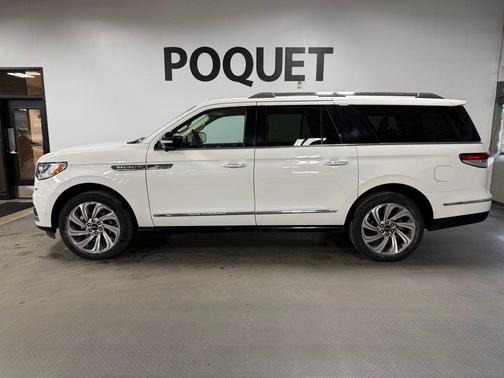 2023 Lincoln Navigator L Reserve