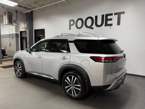 Brilliant Silver Metallic 2024 Nissan Pathfinder Platinum