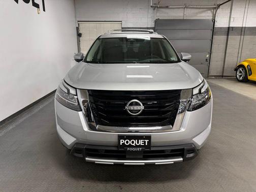 Brilliant Silver Metallic 2024 Nissan Pathfinder Platinum