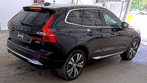 Onyx Black Metallic 2022 Volvo XC60 B5 Inscription