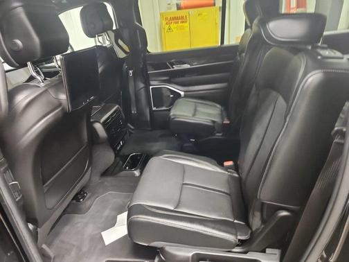 2022 Jeep Wagoneer Series III 4x4