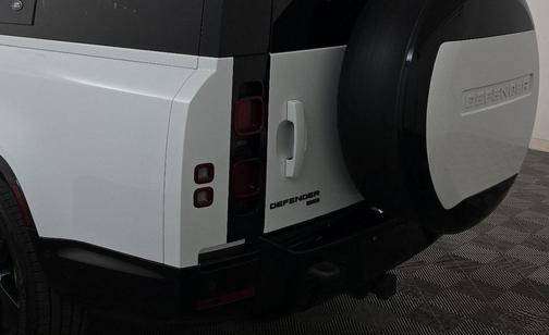 2023 Land Rover Defender X-Dynamic SE