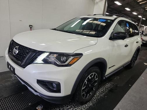 2020 Nissan Pathfinder SL