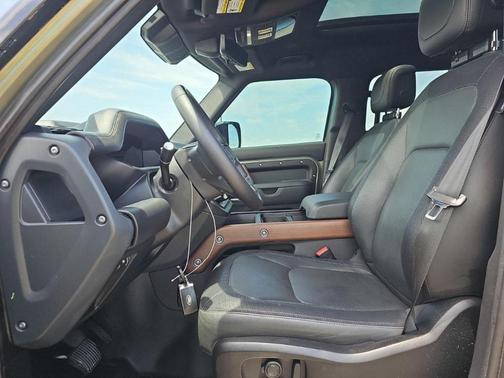 2024 Land Rover Defender X-Dynamic SE