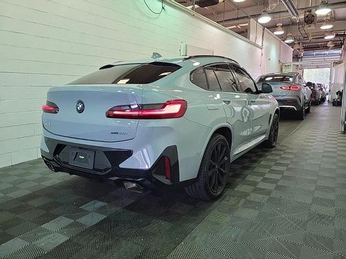 2023 BMW X4 xDrive30i
