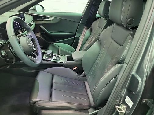2023 Audi A4 45 S line Premium