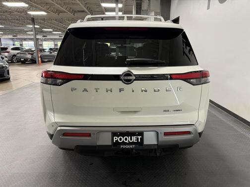 2023 Nissan Pathfinder SL