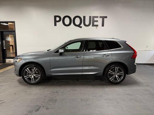 Gray Metallic 2018 Volvo XC60 T6 Momentum